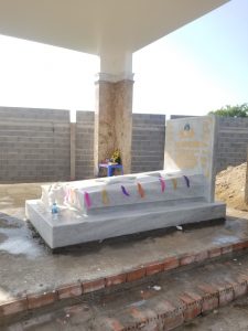 lăng mộ đá cẩm thạch trắng
